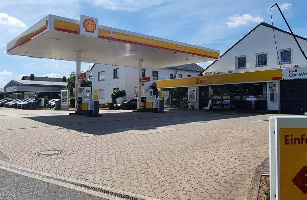 Shell Tankstelle - Aussenansicht 2